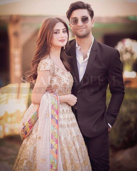 Ahad Raza Mir and Sajal Aly Awesome Pictures from Yasir Iqra Wedding Sajal Ali Wedding, Ahad Raza Mir, Asian Wedding Dress Pakistani, Funny Wedding Pictures, Bridal Mehndi Dresses, Sajal Aly, Couple Wedding Dress, Asian Wedding Dress, Wedding Photoshoot Poses