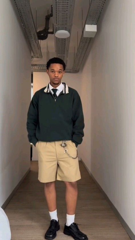 Fashion School uniform Easy Men Outfit Ideas, Graduation Outfit Men Casual, Preppy Casual Men, Streetwear Classy Outfit, Uniform Back To School Outfits, Streetwear Men Outfits Casual, Casual Men Outfits Aesthetic, Shorts Men’s Outfits, Streetwear Outfit Ideas Men