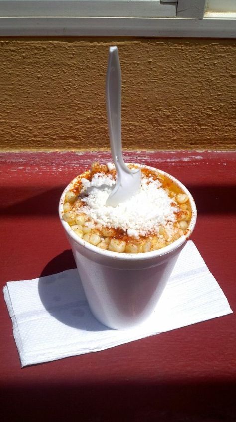 Elotes...This is the best thing since sliced bread!!!! Love it!!!! Elote Cart, Elote Preparado, Mexican Snacks, Sliced Bread, Corn Chowder, Food Cravings, I Love Food, Mexican Food Recipes, Need This