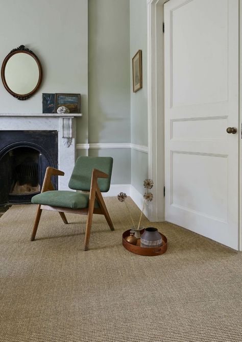 Which type of natural flooring is best for my home? | Knotistry Sisal Flooring, Natural Fiber Carpets, Zimmer Diy, Sisal Carpet, Natural Carpet, Natural Flooring, Brown Carpet, Carpet Stairs, Bedroom Flooring