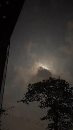 Sky Photography Nature, Dark Nature Aesthetic, Sky Pictures, Night Scenery, Sky Photos, Beautiful Views Video, Amazing Nature Photos, Aesthetic Videos For Edits Love, Cool Pictures Of Nature