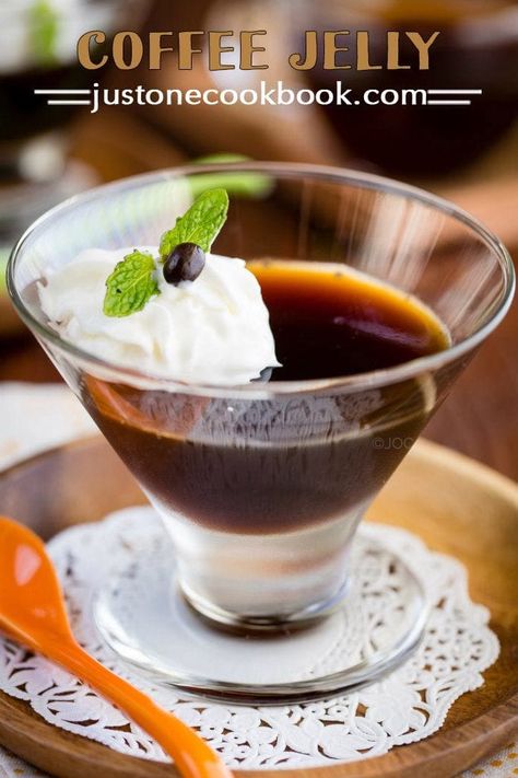 Jelly Recipes Desserts, Coffee Jelly Recipe, Just One Cookbook, Japanese Food Recipes, Coffee Jelly, Easy Japanese Recipes, Glass Serving Dishes, Asian Sweets, Jelly Recipe