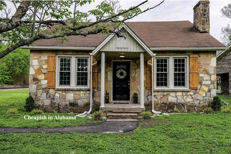 Old Stone Cottage Exterior, Rock Cottage Exterior, Stone Cottage Exterior, Small Stone Cottage, Stone House Plans, Rock Cottage, Small Stone House, Rock Houses, Stone Cabin