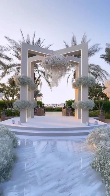 Luxury Wedding Aisle Outdoor, Santorini Greece Wedding Decor, Waterfront Wedding Decor, Heaven On Earth Wedding Theme, Outdoor Wedding Backdrop Ideas, Unique Wedding Decoration Ideas, Unique Event Decor, Outdoor Wedding Backdrops, Wedding Decorations Ideas