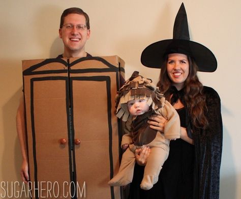 The Lion The Witch And The Wardrobe Halloween Costume, Narnia Family Costumes, The Lion The Witch And The Wardrobe Diy, Lion Witch And The Wardrobe Costume, Lion Witch And Wardrobe Costumes, Lion Witch Wardrobe Costume, Narnia Costumes Diy, Narnia Birthday, Zombie Couple Costume