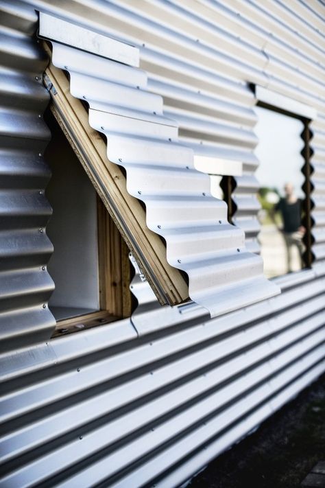 © Polfoto Corrugated Metal Siding, Detail Arsitektur, Tin House, Metal Cladding, Metal Siding, Casa Container, Corrugated Metal, Shipping Container Homes, A Metal