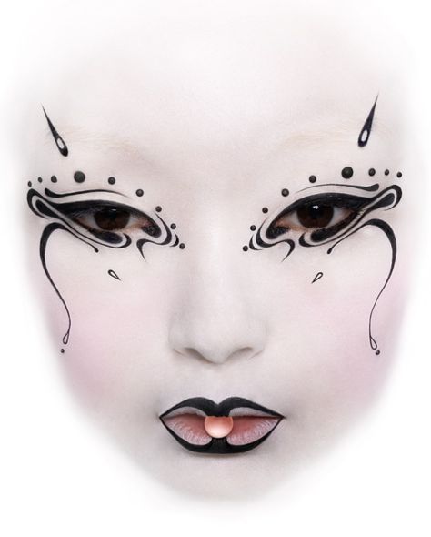 Unique Goth Makeup, Black And White Makeup, Drag Make-up, Punk Makeup, Alt Makeup, Face Art Makeup, Graphic Makeup, Rave Makeup, White Makeup