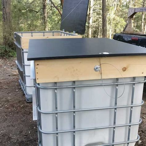 Off Grid Bathroom, Compost Toilets, Composting System, Off Grid Survival, Mini Horses, Composting Toilets, Firewood Shed, Outdoor Toilet, Container Ideas