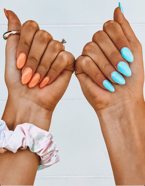 Different Hand Color Nails, Both Hands Different Color Nails, Two Different Nail Colors On Each Hand, Two Different Colored Nails On Each Hand, Speing Nails, Two Color Nails, Mix Match Nails, Different Color Nails, Multicolored Nails