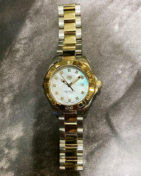 Tag Huer Female Watch, Tag Huer, Tag Heuer Aquaracer, Jewellery Board, A T, Toned Women, Tag Heuer Watch, Uni Outfits, Gold Face