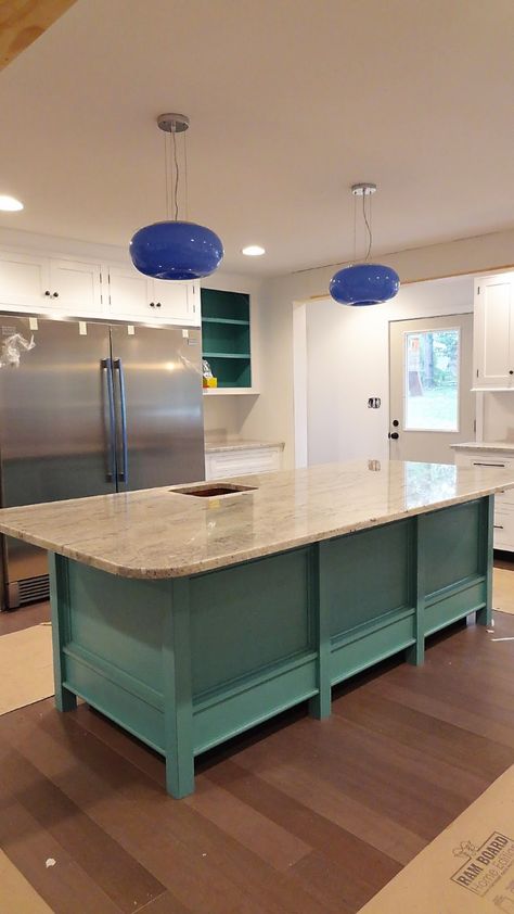 Rounded corners on island Island With Rounded Corners, Kitchen Island With Rounded Corners, Rounded Island Countertop, Kitchen Island Rounded Corners, Rounded Island Kitchen, Kitchen Island Shapes, Round Kitchen Island, Mulberry House, Curved Kitchen Island