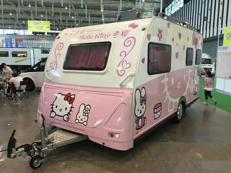 Super cute Camper Boat, Pink Live, Mobile Living, Wheel Decor, Van Living, Pretty Cars, Animal Sketches, Cute Room Decor, Cute Cars