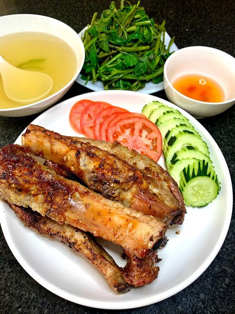 Pork Spare Ribs, Spare Ribs, Asian Flavors, Vietnamese Recipes, Rib Recipes, Fish Sauce, Minced Garlic, Lemon Grass, Air Fryer