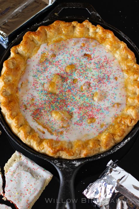 Pop Tart Pie, Strawberry Pop, Tart Pie, Strawberry Pop Tart, Summer Pie, Pop Tart, Thanksgiving Pies, Baking Sweets, Pie Dessert