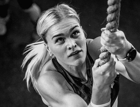 Rope Climbing Workout, Katrin Davidsdottir, Calisthenics Body, Saturday Workout, Rope Climb, Indoor Rowing, Vision Board Images, Olympic Weights, Crossfit Girls