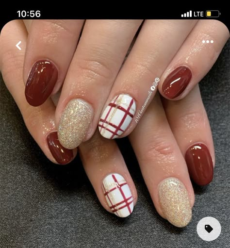 Fall Nails With Plaid Design, Plaid Nail Designs Fall Short, Plaid Fingernail Designs, Christmas Nails Flannel, Xmas Plaid Nails, Christmas Plaid Nails Acrylic, Plaid Nail Designs Christmas, How To Do Plaid Nails, Christmas Flannel Nails