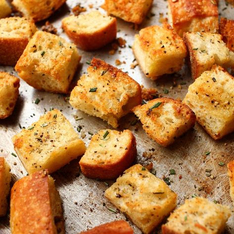 Crouton Recipe, How To Make Croutons, Crouton Recipes, Croutons Homemade, Stale Bread, Fresh Bread, Croutons, Basic Recipes, Bread Dough