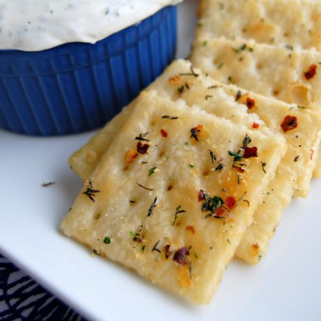 Ranch Crackers Recipe, Spicy Crackers Recipe, Ranch Crackers, Spicy Crackers, Seasoned Crackers, Cracker Recipe, Snack Easy, Crackers Recipe, Ranch Mix