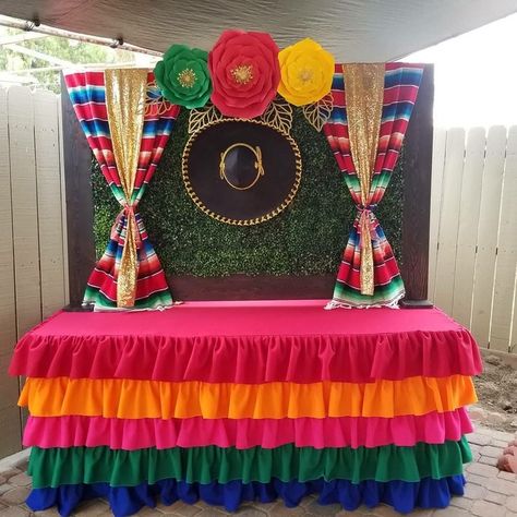 Fiesta Theme Party For Men, Mexican Independence Day Decorations, Mexican Party Backdrop Ideas, Fiesta Backdrop Ideas, Mexico Themed Party Decoration, Mexican Party Backdrop, Mexican Theme Backdrop Ideas, Mexican Theme Backdrop, Fiesta Theme Backdrop