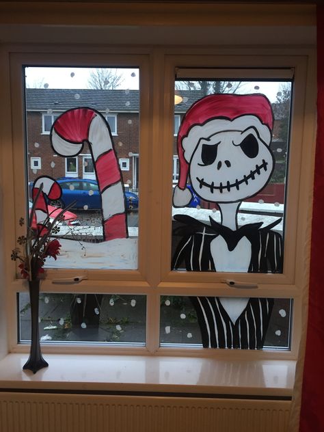 Nightmare Before Christmas Window Art, Disney Christmas Window Painting, Cute Christmas Window Paintings, Nightmare Before Christmas Window, Christmas Window Painting Easy, Nightmare Before Christmas Tree, Window Paintings, Window Paint, Window Christmas