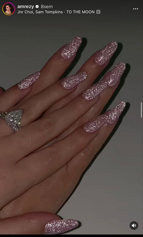 Frosty Nails, Rose Gold Nails Design, Nails Rose, Chic Nail Art, Glitter Rosa, 2024 Nails, Pink Glitter Nails, Glittery Nails, Shine Nails