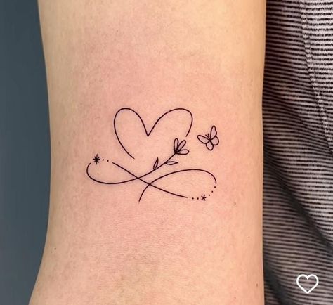 Infinity Heart Tattoo, Infinity Tattoo Ideas, Small Infinity Tattoos, First Tattoo Ideas, Small Shoulder Tattoos, Finger Tattoo For Women, Mom Tattoo Designs, Foot Tattoos For Women, Tattoos For Women Flowers