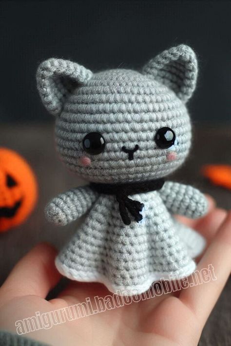 Amigurumi Little Ghost Cat Free Pattern-1 Zombie Bunny, Dog Doll, Crochet Panda, Little Ghost, Halloween Crochet Patterns, Lady Doll, Crochet Unicorn, Crochet Elephant, Ghost Cat