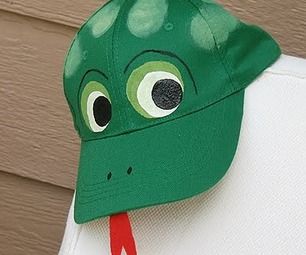 Snake Costume - Black hat for the King snake - all black clothes and then red and white duct tape for stripes Snake Costume, Frog Costume, Turtle Crafts, Diary Diy, Ladybug Crafts, Frog Crafts, Crazy Hats, Animal Costumes, Diy Hat