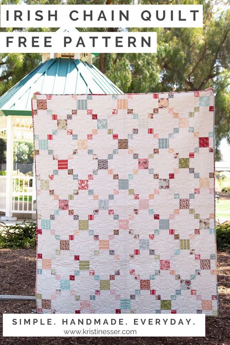 Irish Chain Quilt Free Pattern Irish Quilt Patterns, Quilt Simple, Irish Chain Quilt Pattern, Irish Quilt, Irish Chain Quilt, Nine Patch Quilt, Tshirt Quilt, Wedding Quilt, Scrap Quilt Patterns