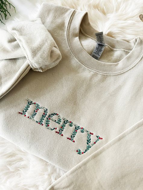 Embroidered Floral Merry Christmas Sweatshirt Embroidered - Etsy Embroidery Designs For Crewnecks, Applique Sweatshirt Ideas, Christmas Embroidered Sweatshirt, Christmas Embroidery Sweatshirts, Embroidered Christmas Sweatshirt, Embroidered Clothes Ideas, Christmas Sweatshirts Vinyl, Machine Embroidery Inspiration, Embroidery Inspiration Clothing