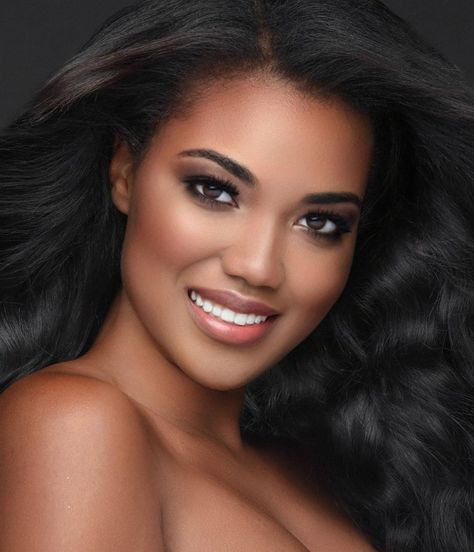 Sasha Perea’s Miss DC USA contestant headshot for 2020. Pageant Pictures, Pageant Headshots, Simply Beautiful, Pretty Woman, Beautiful Pictures, Instagram