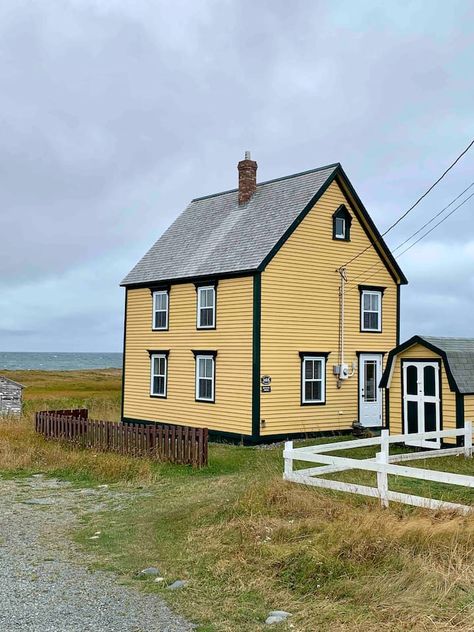 Traditional Home with Unobstructed Ocean Views - Cottages for Rent in Bonavista, Newfoundland and Labrador, Canada - Airbnb Bonavista Newfoundland, Clapboard House, A Beautiful House, Labrador Canada, Landscape Art Quilts, All Inclusive Vacations, Newfoundland And Labrador, By The Ocean, Traditional Home