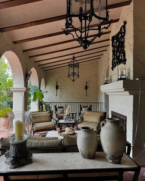 Jose Prats | LA Realtor | ⭐️ 1928 Spanish with Native American influence (video in story 🎥) ✨This stunning Spanish Colonial estate, built in the late 1920s by Sarah... | Instagram Colonial Estate, Spanish Colonial, Native American, Built In, Building, Instagram