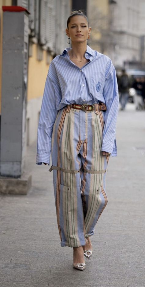 Women In Menswear Street Styles, Spain Street Style, Artsy Street Style, Milano Street Style, Style Influencers, Modern Street Style, Top Street Style, Milan Street Style, Artsy Style