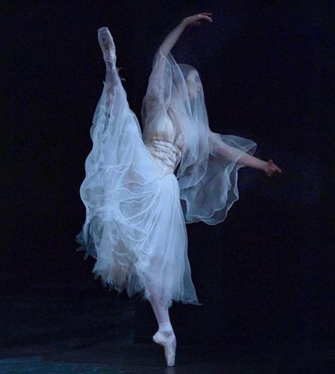 Giselle Ballet, Ballet Giselle, Stage Theatre, Ballet Beauty, Ballet Poses, Ballet Inspiration, Ballet Art, Dancing Aesthetic, Classical Ballet