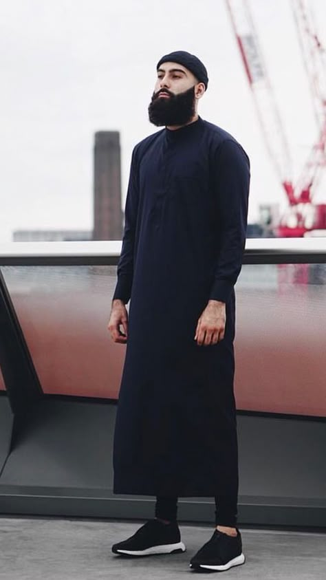 Jubbah Men, Umroh Outfit, Islam Outfits, Man Ootd, Muslim Beard, Muslim Men Clothing, Aesthetic Guy Outfits, Aesthetic Guy, Man Dress Design