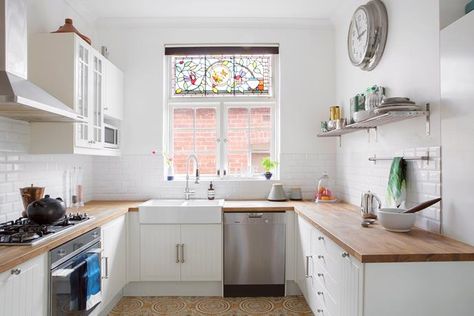 Timber has natural anti-bacterial properties making it an excellent choice for kitchen benchtops. Photo: Angelita Bonetti / bauersyndication.com.au 3m Kitchen, Scandinavian House, Kitchen Floor Plan, Kitchen Layouts, Small Kitchen Layouts, Homes To Love, Kitchen Surfaces, U Shaped Kitchen, Sleek Kitchen