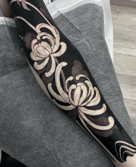 Chrysanthemum Arm Tattoo, Negative Flower Tattoo, Blast Over Tattoo, Wrist Tattoo Cover Up, Floral Sleeves, Flower Sleeve, Irezumi Tattoos, Peonies Tattoo, Maori Tattoo