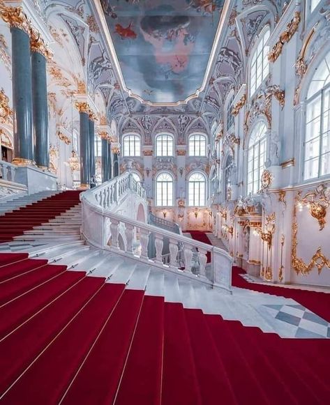 Windsor Castle Interior, Winter Palace St Petersburg, Ballroom Aesthetic, Palace Ballroom, Romanov Palace, Russian Interiors, Royal Room, Palace Interior, Winter Palace