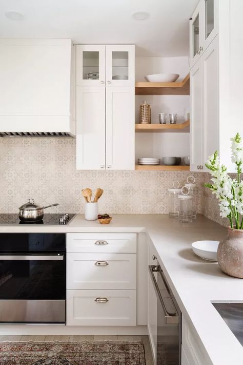 50 Beautiful Small Kitchen Ideas Kitchen Backsplash With White Cabinets, Handmade Tile Backsplash, Backsplash With White Cabinets, Painting Kitchen Cabinets White, Swedish Kitchen, Patterned Tile Backsplash, Painted Wood Floors, Cleaning Cabinets, White Kitchen Backsplash