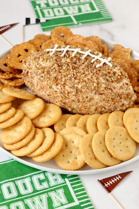 Easy Bacon Cheddar Football Cheese Ball Football Cheese Ball, Cheese Cheddar, Easy Bacon, Bacon Cheddar, Tailgate Party, Cheese Ball, Crispy Bacon, A Football, Chopped Pecans