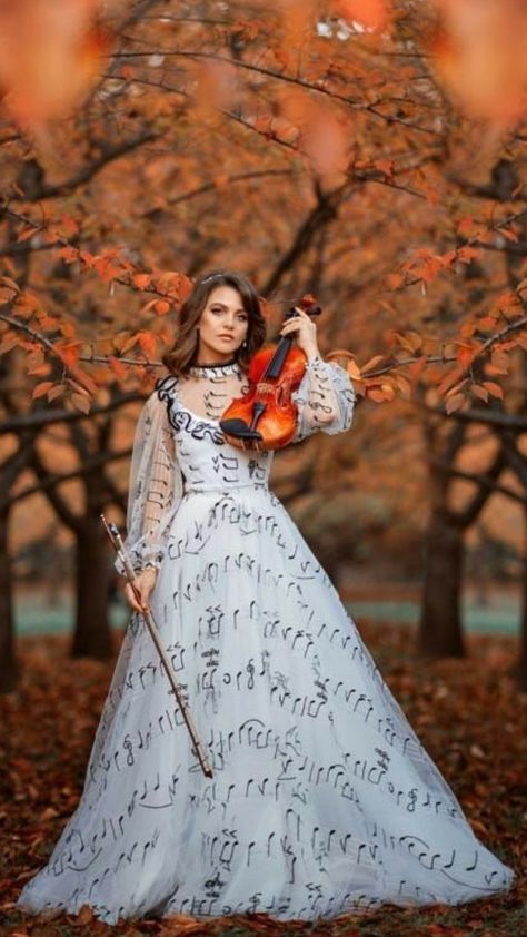 Violinist Outfit Aesthetic, Violin Senior Pictures, Violin Pics, Violin Photography, Music Dress, Chill Out Music, Funny Animated Cartoon, Beach Photography Poses, Performance Dresses