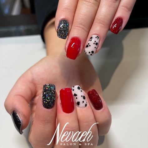 To see her is to take a sudden chill- Cruella, Cruella DeVille! 🖤❤️ 101 Dalmations inspired powder dip mani by Kim #nevaehsalonspa #nevaehsalonspaminerva #nails #powderdip #nailsnailsnails #nailiartist #handpainted #nailideas #nailinspo #fallnails #nailart #notd #ohiosalon #ohionailart #ohionailartist #ohiospa #minervasalon #minervanailart #minervanailartist Carella Deville Nails, 101 Dalmatians Nail Art, Dalmatian Nails Cruella Deville, Cruelly Deville Nails, Cruella Inspired Nails, Dalmation Nail Designs, 101 Dalmatian Nails, Cruella Deville Nail Art, Dalmation Nail Art