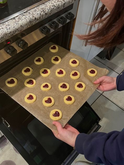 Heart Cookies Aesthetic, Coquette Baking, Cookies Aesthetic, Jam Cookies, Black Color Hairstyles, Cute Baking, Color Hairstyles, Heart Cookies, Deilig Mat