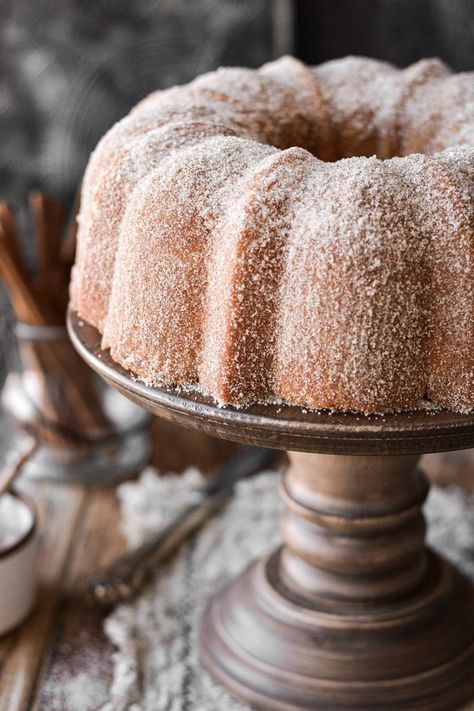 Soft and fluffy high altitude snickerdoodle bundt cake, with a crunchy cinnamon sugar coating. High Altitude Bundt Cake, Snickerdoodle Bundt Cake Recipes, Cinnamon Bundt Cake Recipes, Snickerdoodle Bundt Cake, High Altitude Cake Recipe, Christmas Bundt Cake, Snickerdoodle Cake, Red Velvet Bundt Cake, Gluten Free Snickerdoodles