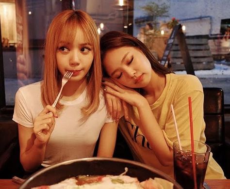 Special Girl, Jennie Lisa, Lalisa Manoban, Blackpink Lisa, Blackpink Jennie, My Only Love, Korean Girl, Old Photos, بلاك بينك