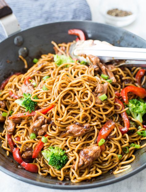 Chicken ramen noodles made in a wok Beef Ramen Noodle Recipes, Chicken Ramen Noodle Recipes, Ramen Noodle Recipes Easy, Noodle Dinner, Fry Noodles, Easy Ramen, Ramen Dishes, Ramen Stir Fry, Chicken Ramen