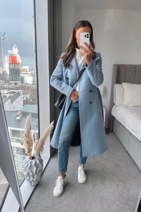 Whatemwore Winter, Blue Juniper, Edgy Work Outfits, Outfit Otoño, Ny Outfits, Coat Outfit, Pleated Sleeves, White Turtleneck, Fashion Capsule