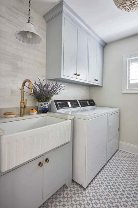 How Design, Hvac Unit, House Beach, Bay House, Small Laundry Room, Low Cabinet, Sky Design, Oak Cabinets, Laundry Rooms