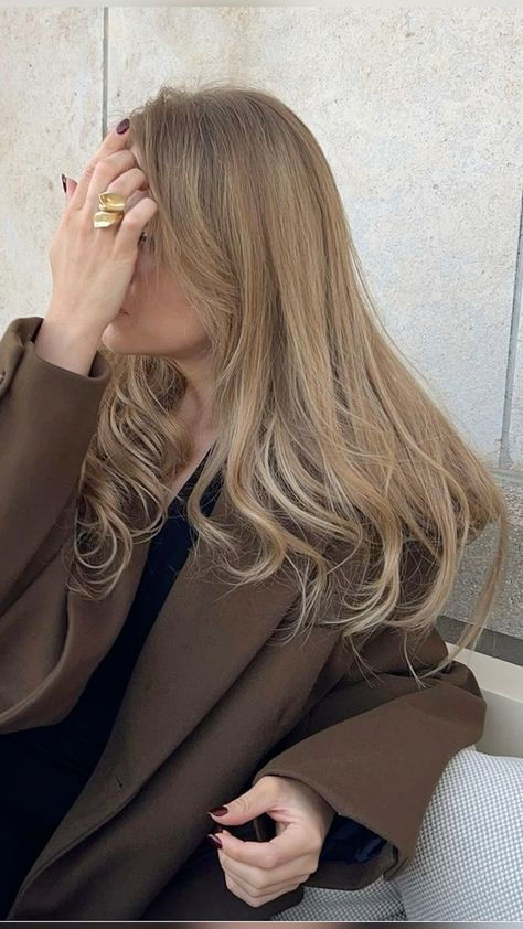 Beige Blonde Hair, Winter Blonde, Dark Blonde Hair Color, Beige Hair, Hair Tint, Style Lookbook, Dirty Blonde Hair, Honey Blonde Hair, Pics Ideas